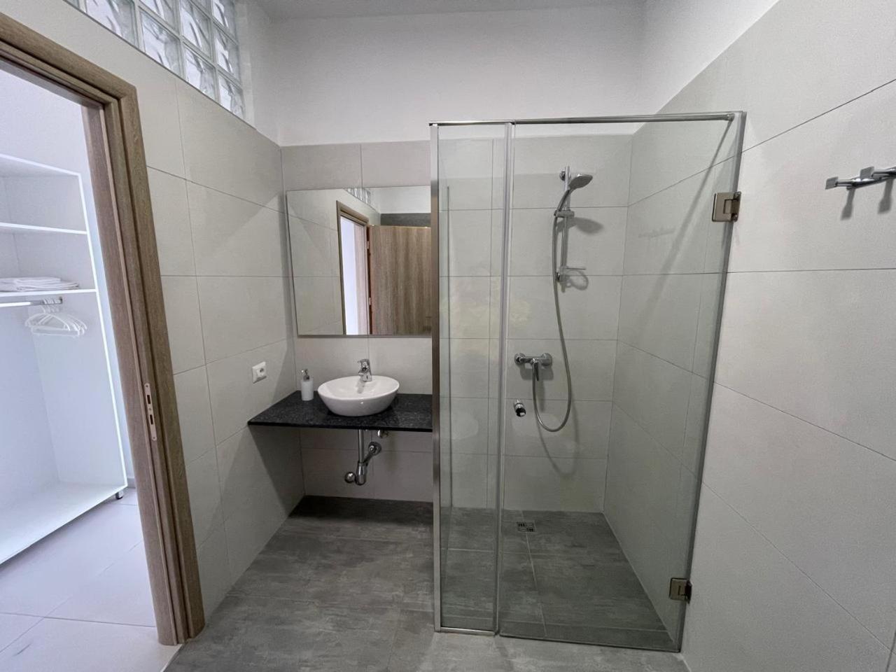 Kristina Bellavista Rooms Sarandë Exteriör bild